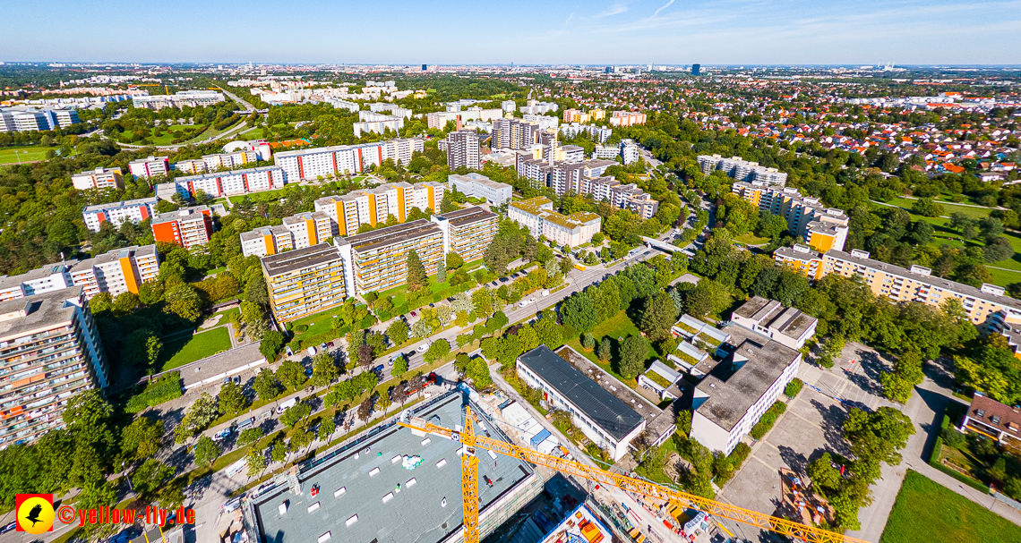 02.09.2022 - Baustelle Grundschule am Karl-Marx-Ring und Villa in der Niederalmstraße 16 in Neuperlach